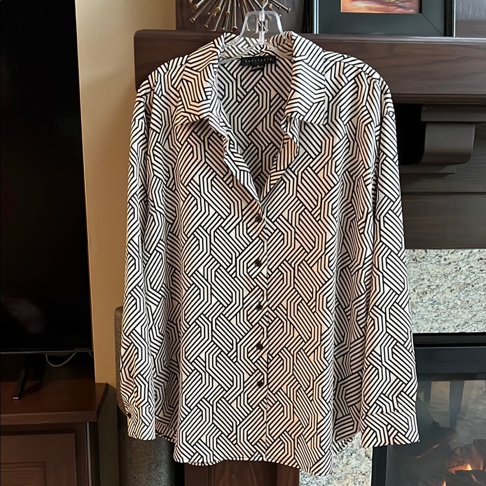 Sanctuary Black and White Geometric Blouse
